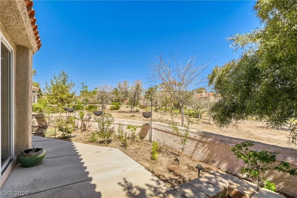 8243 Round Hills, Las Vegas, NV 89113