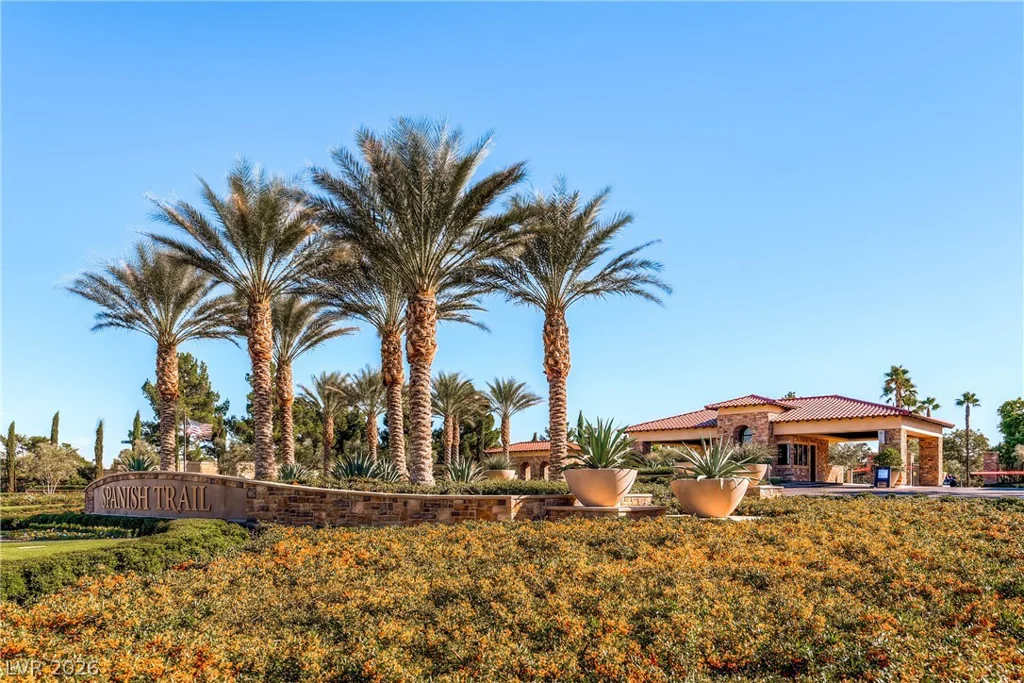 8243 Round Hills, Las Vegas, NV 89113