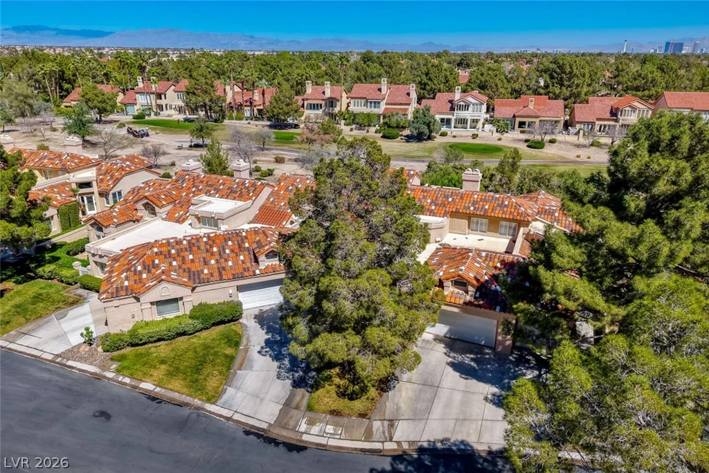 8243 Round Hills, Las Vegas, NV 89113
