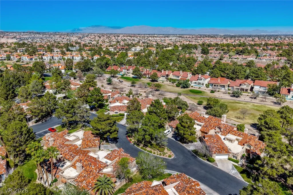 8243 Round Hills, Las Vegas, NV 89113