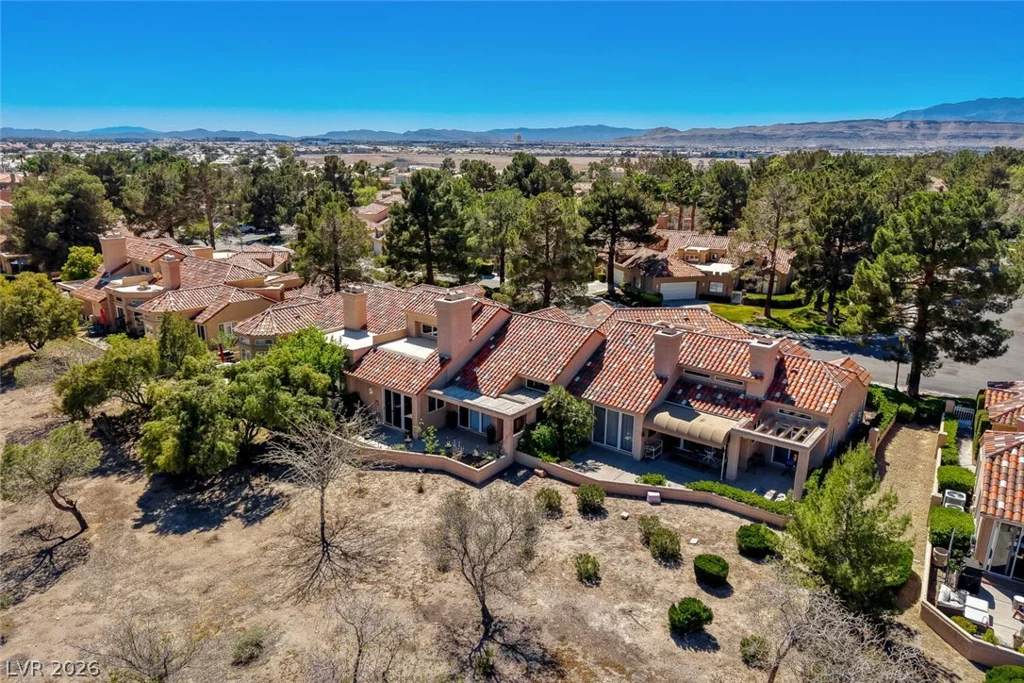 8243 Round Hills, Las Vegas, NV 89113