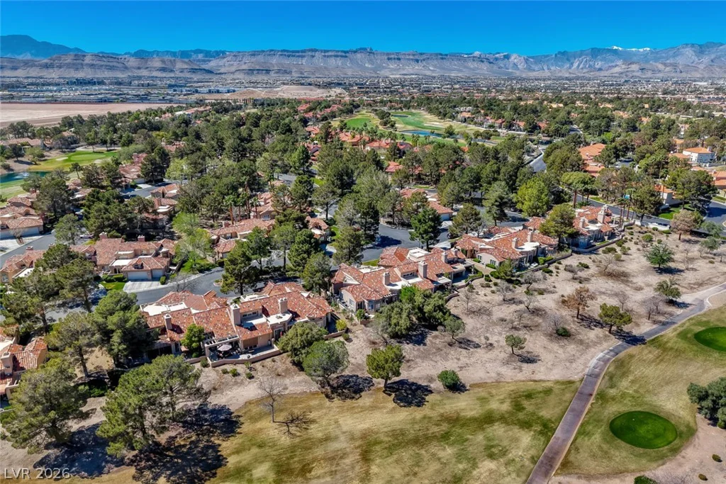 8243 Round Hills, Las Vegas, NV 89113