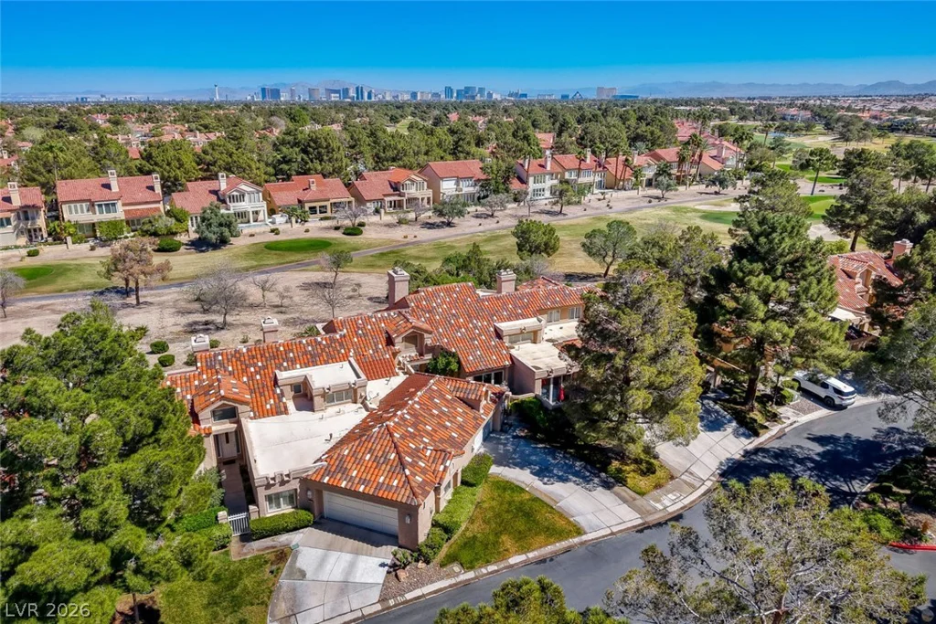 8243 Round Hills, Las Vegas, NV 89113