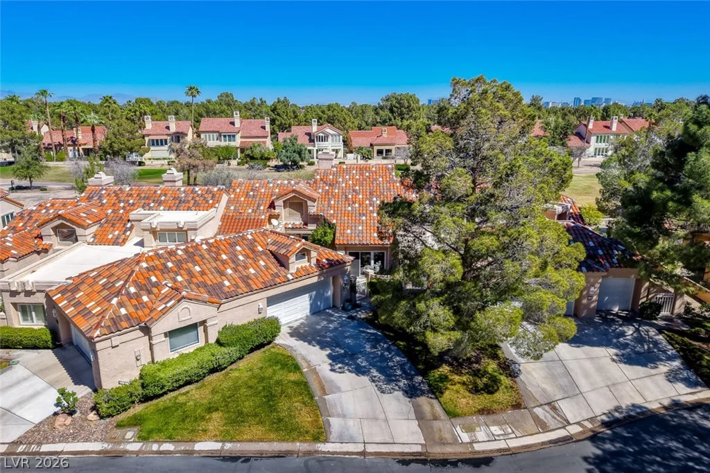 8243 Round Hills, Las Vegas, NV 89113