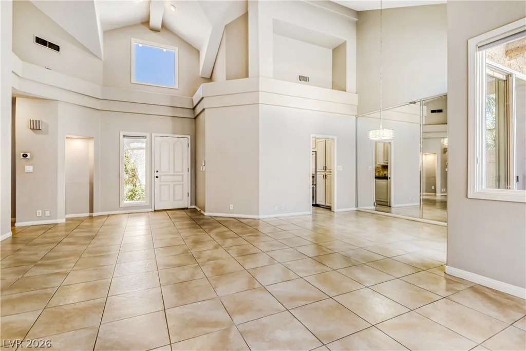 8243 Round Hills, Las Vegas, NV 89113