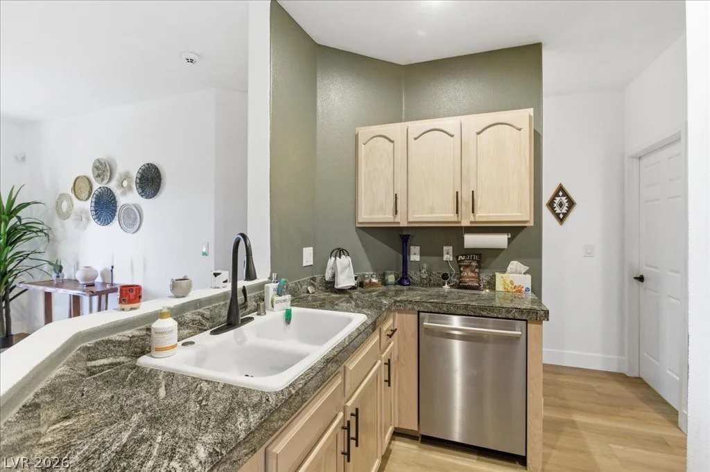 1700 Hills Of Red, Las Vegas, NV 89128