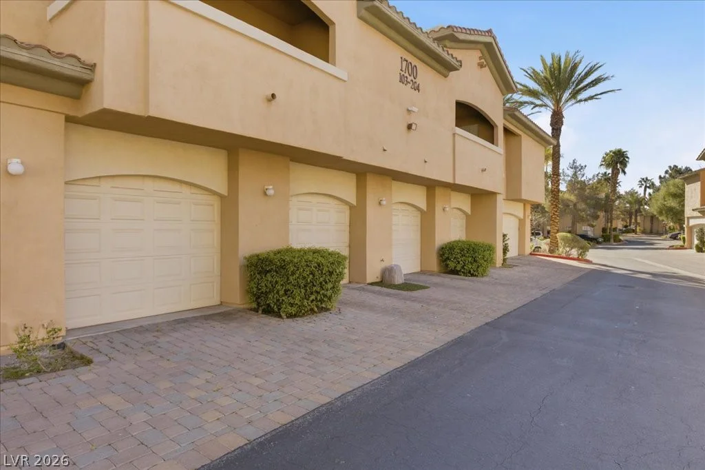 1700 Hills Of Red, Las Vegas, NV 89128