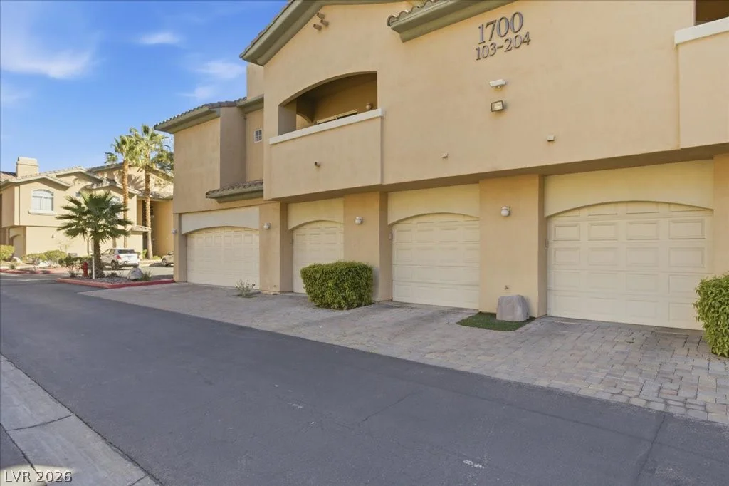 1700 Hills Of Red, Las Vegas, NV 89128