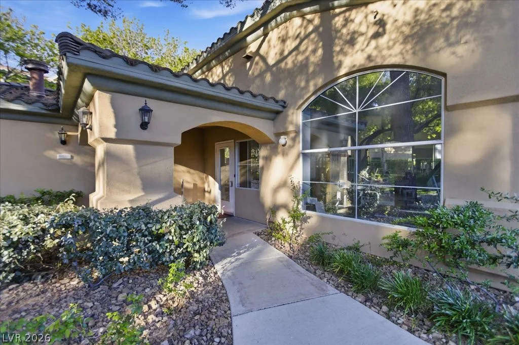 1700 Hills Of Red, Las Vegas, NV 89128