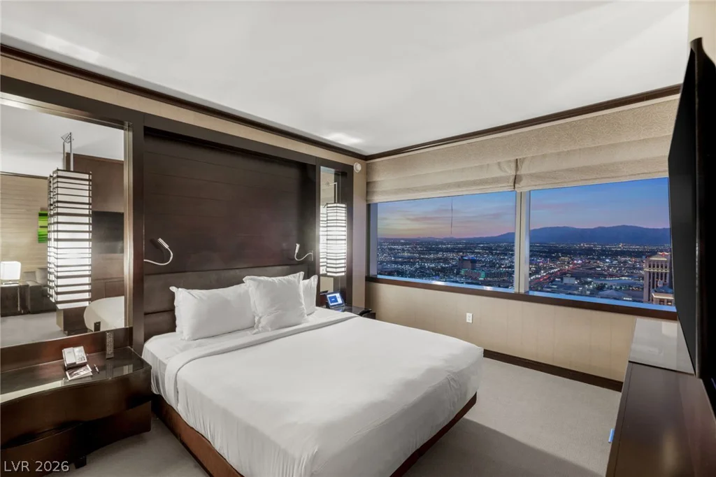 2600 Harmon, Las Vegas, NV 89158