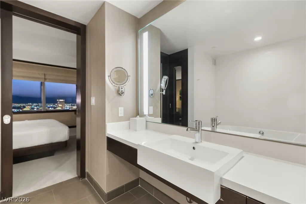 2600 Harmon, Las Vegas, NV 89158