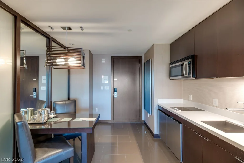 2600 Harmon, Las Vegas, NV 89158