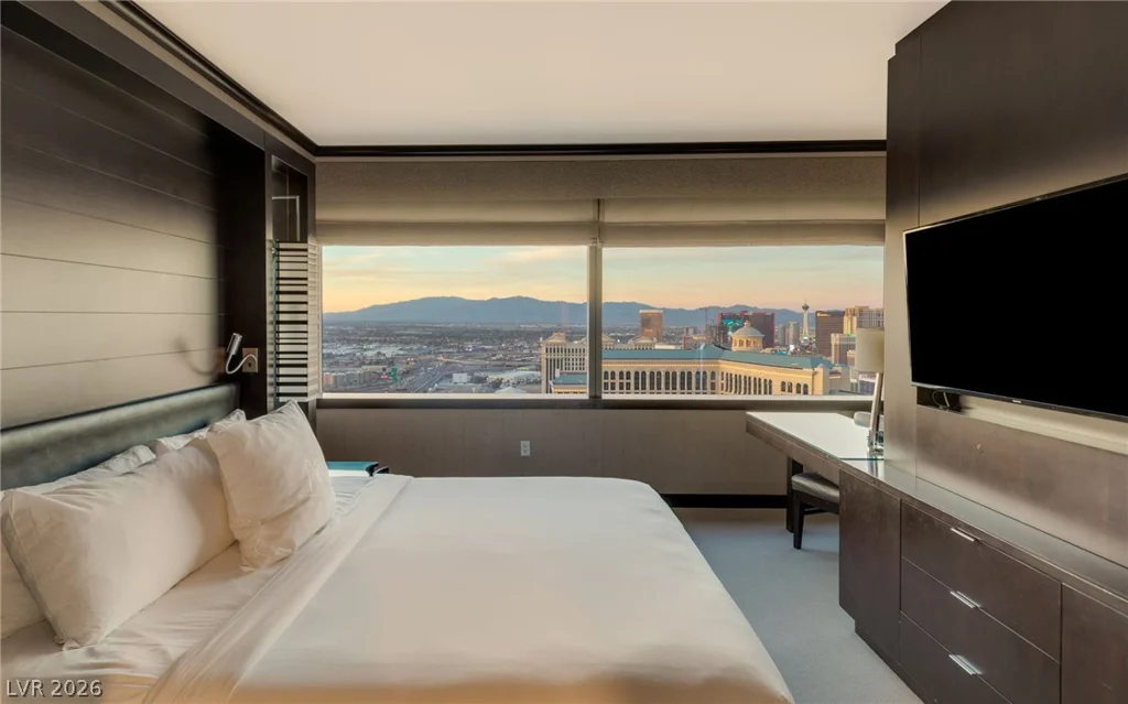 2600 Harmon, Las Vegas, NV 89158