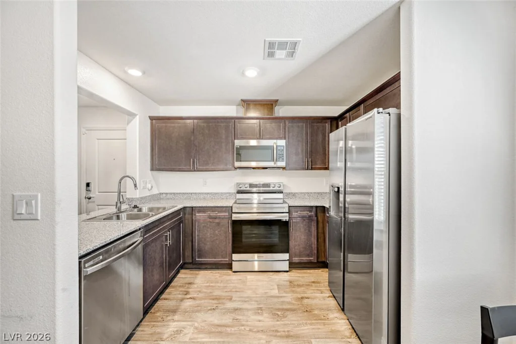 2758 Champagne Gold, North Las Vegas, NV 89086