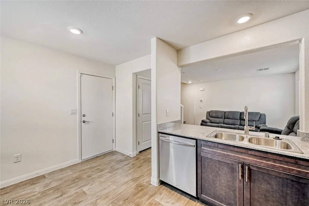 2758 Champagne Gold, North Las Vegas, NV 89086