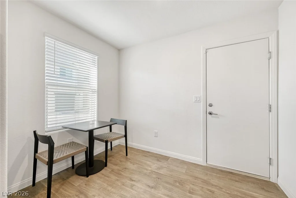 2758 Champagne Gold, North Las Vegas, NV 89086