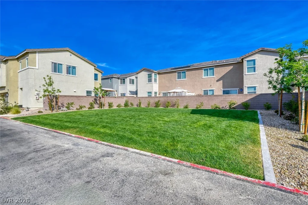 2758 Champagne Gold, North Las Vegas, NV 89086