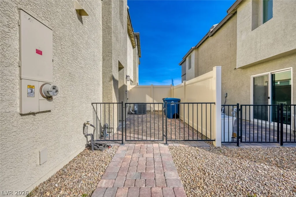 2758 Champagne Gold, North Las Vegas, NV 89086