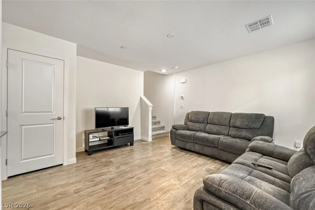 2758 Champagne Gold, North Las Vegas, NV 89086