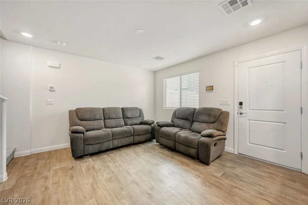 2758 Champagne Gold, North Las Vegas, NV 89086