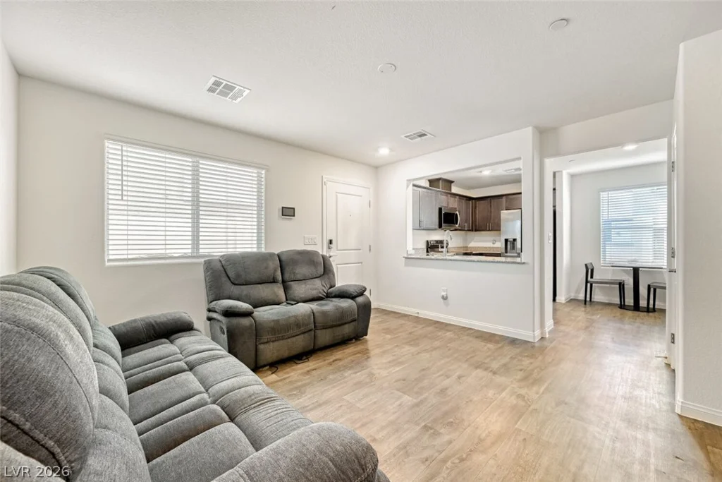 2758 Champagne Gold, North Las Vegas, NV 89086