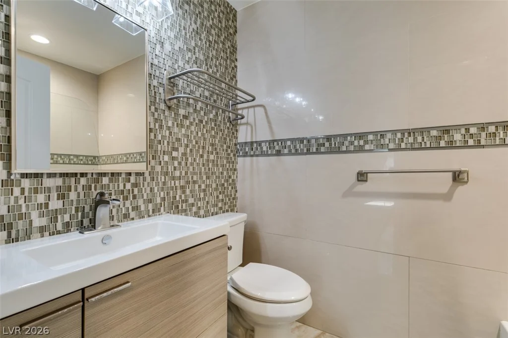 10019 La Cienega, Las Vegas, NV 89183