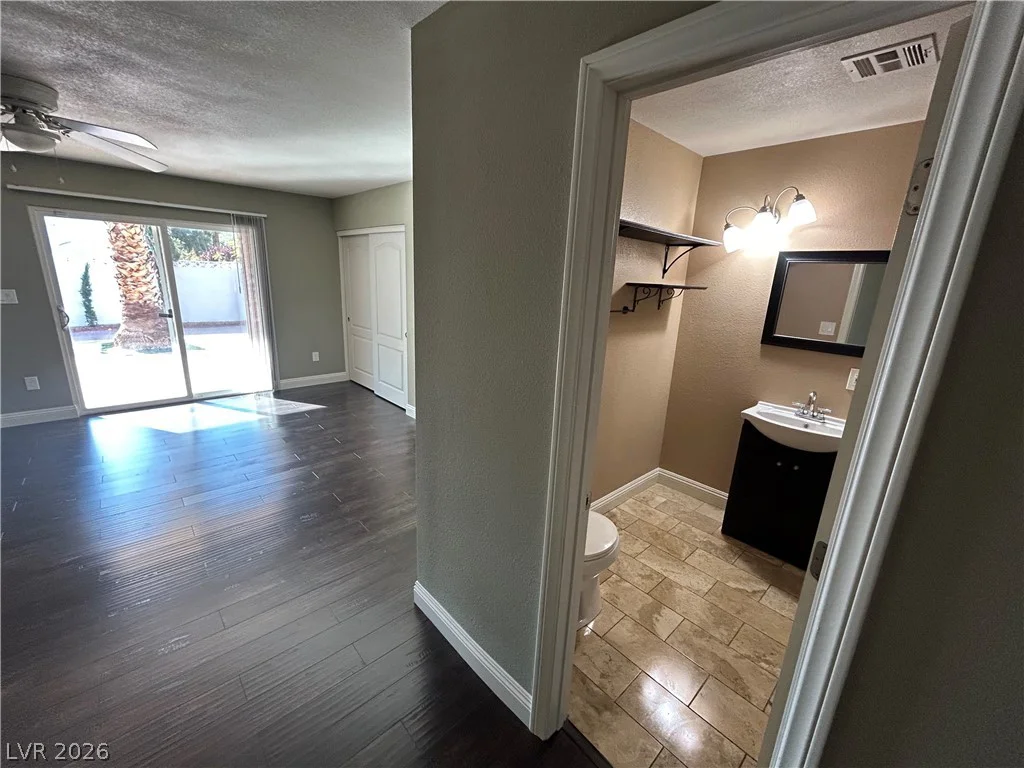 3875 Hoopa, Las Vegas, NV 89169