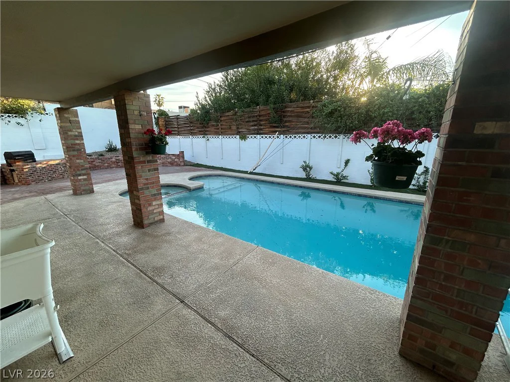 3875 Hoopa, Las Vegas, NV 89169