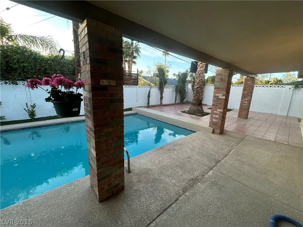 3875 Hoopa, Las Vegas, NV 89169