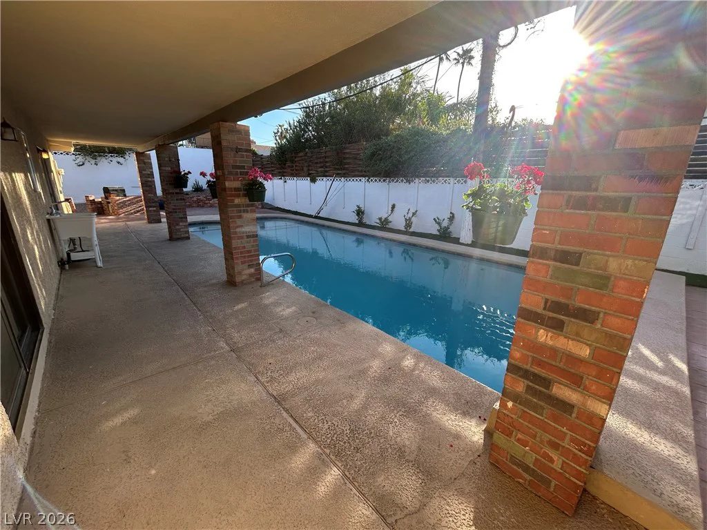 3875 Hoopa, Las Vegas, NV 89169