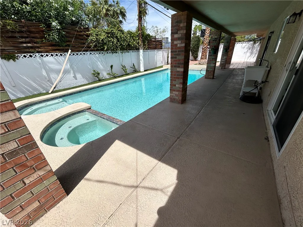 3875 Hoopa, Las Vegas, NV 89169