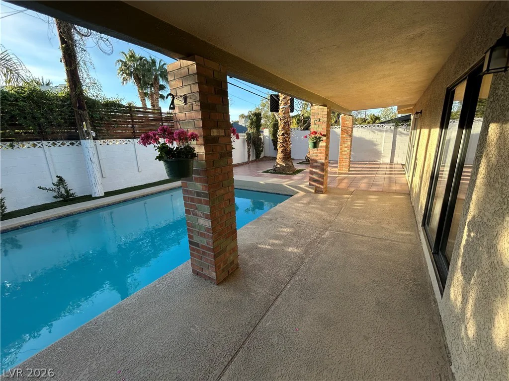 3875 Hoopa, Las Vegas, NV 89169