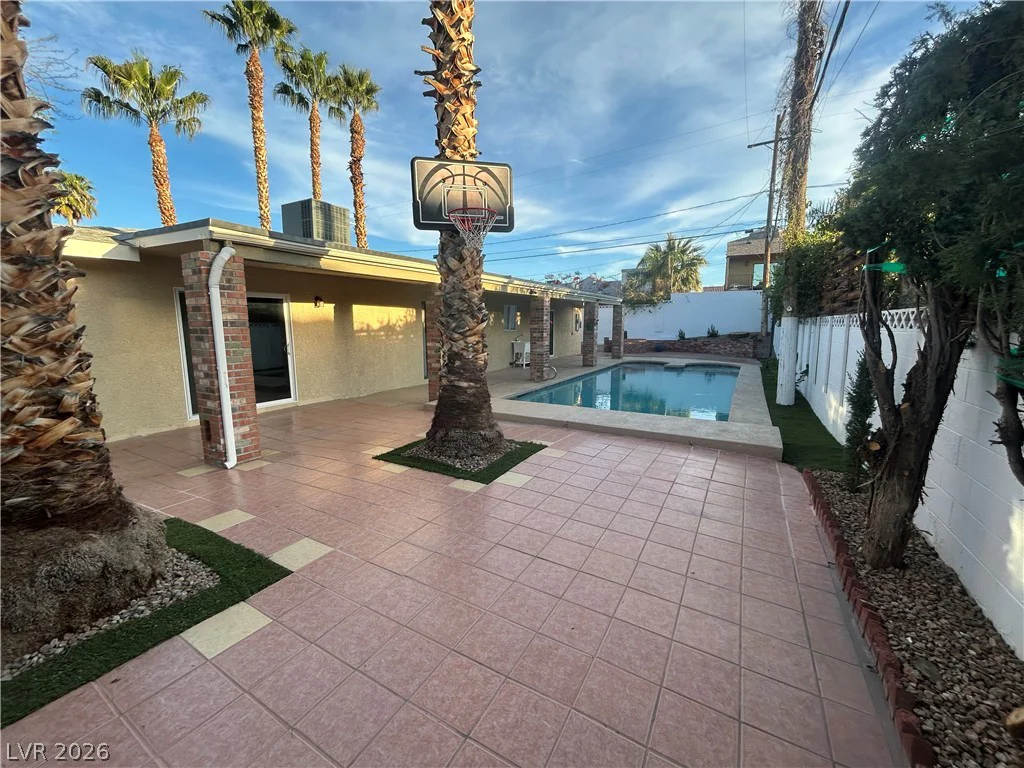 3875 Hoopa, Las Vegas, NV 89169