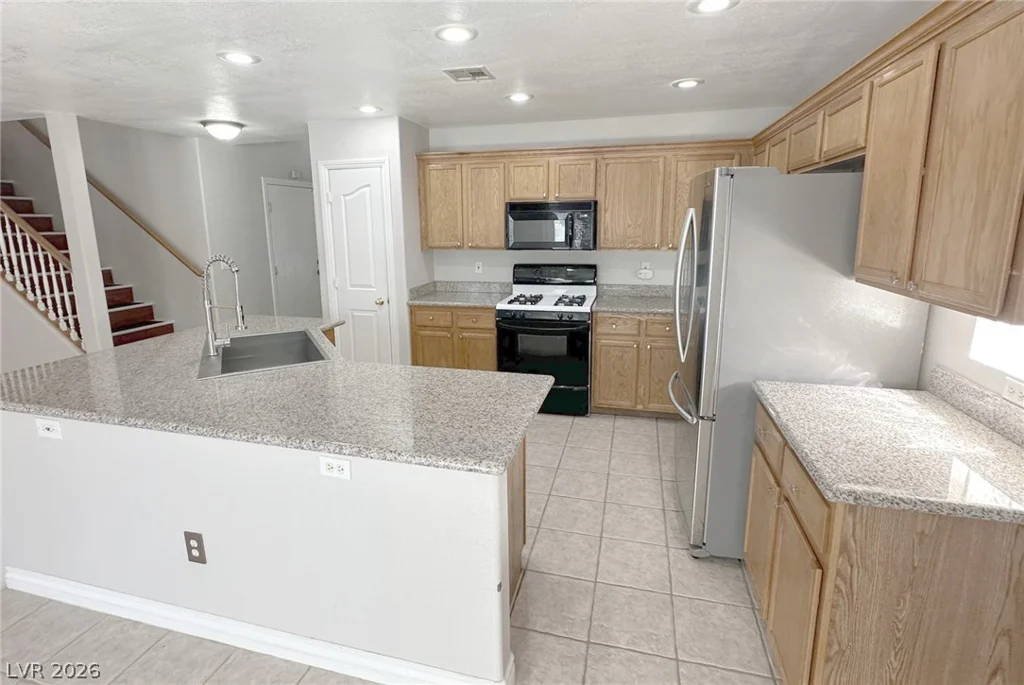 7837 Hidden Village, Las Vegas, NV 89131