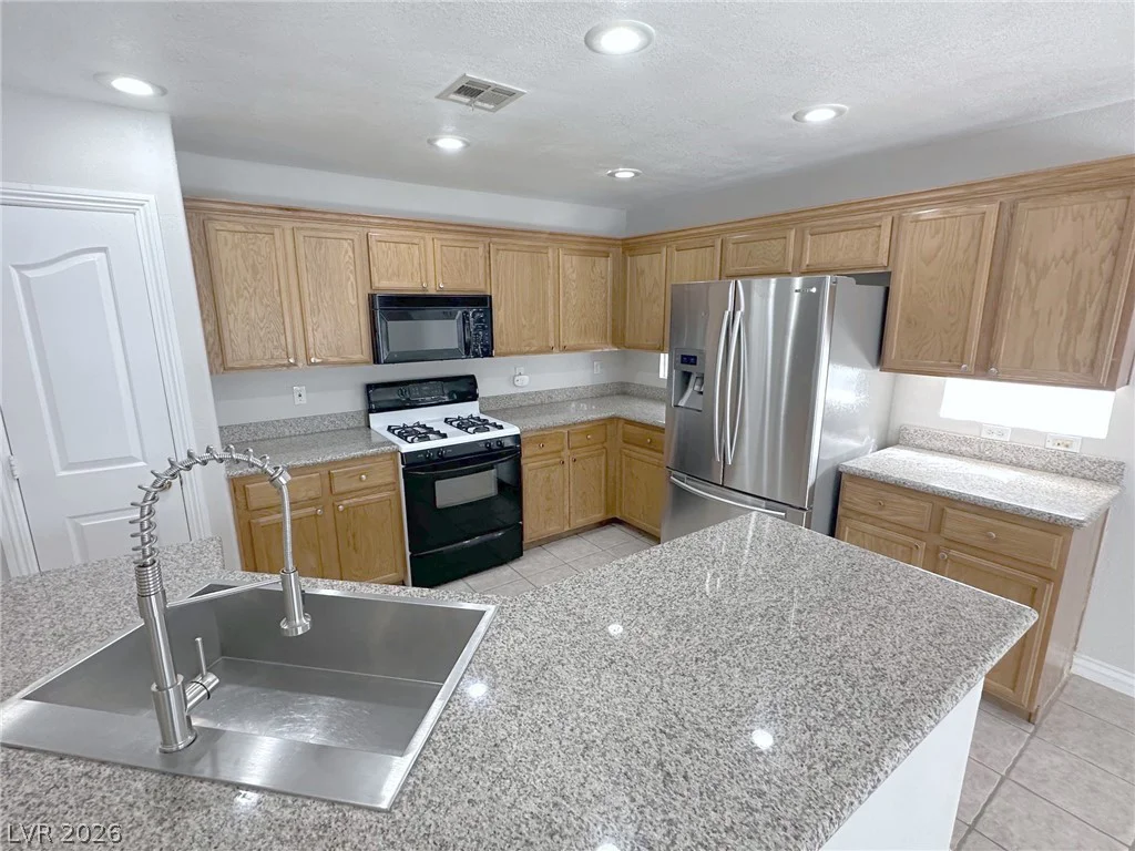 7837 Hidden Village, Las Vegas, NV 89131