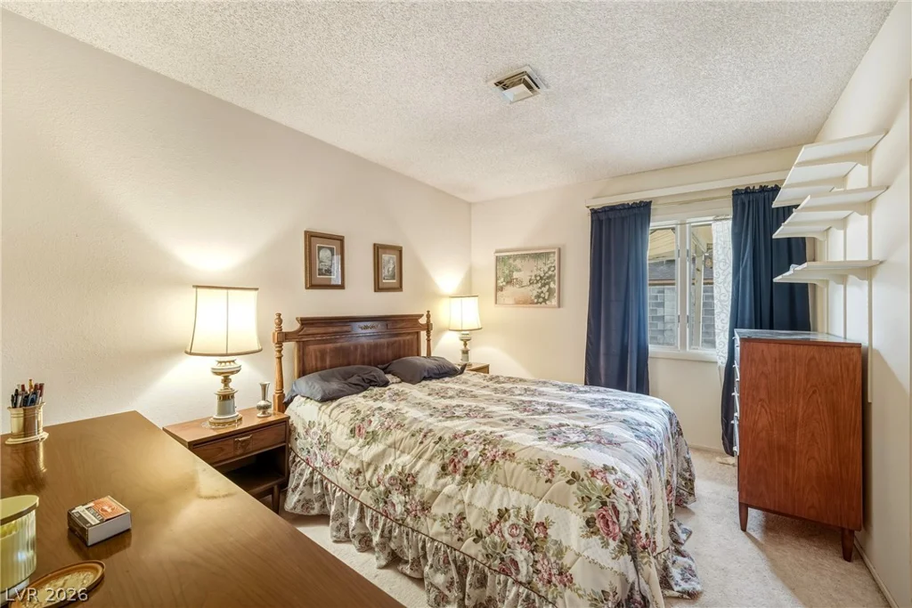 2305 Latigo, Las Vegas, NV 89119