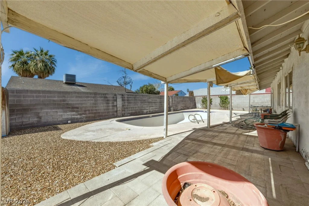 2305 Latigo, Las Vegas, NV 89119
