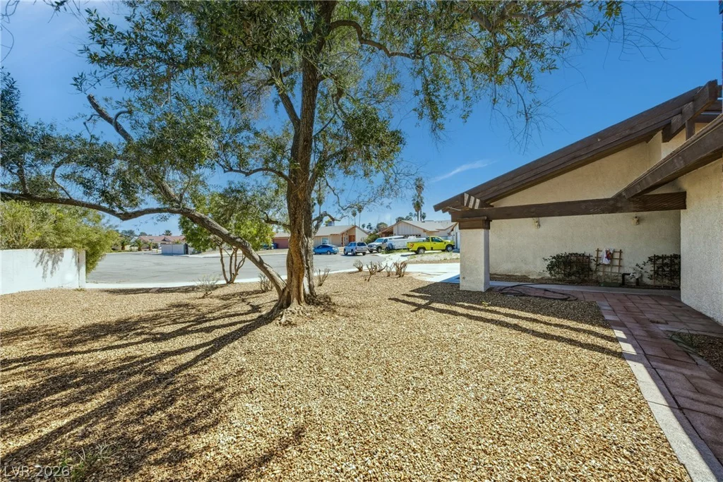 2305 Latigo, Las Vegas, NV 89119