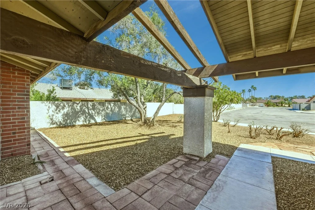 2305 Latigo, Las Vegas, NV 89119