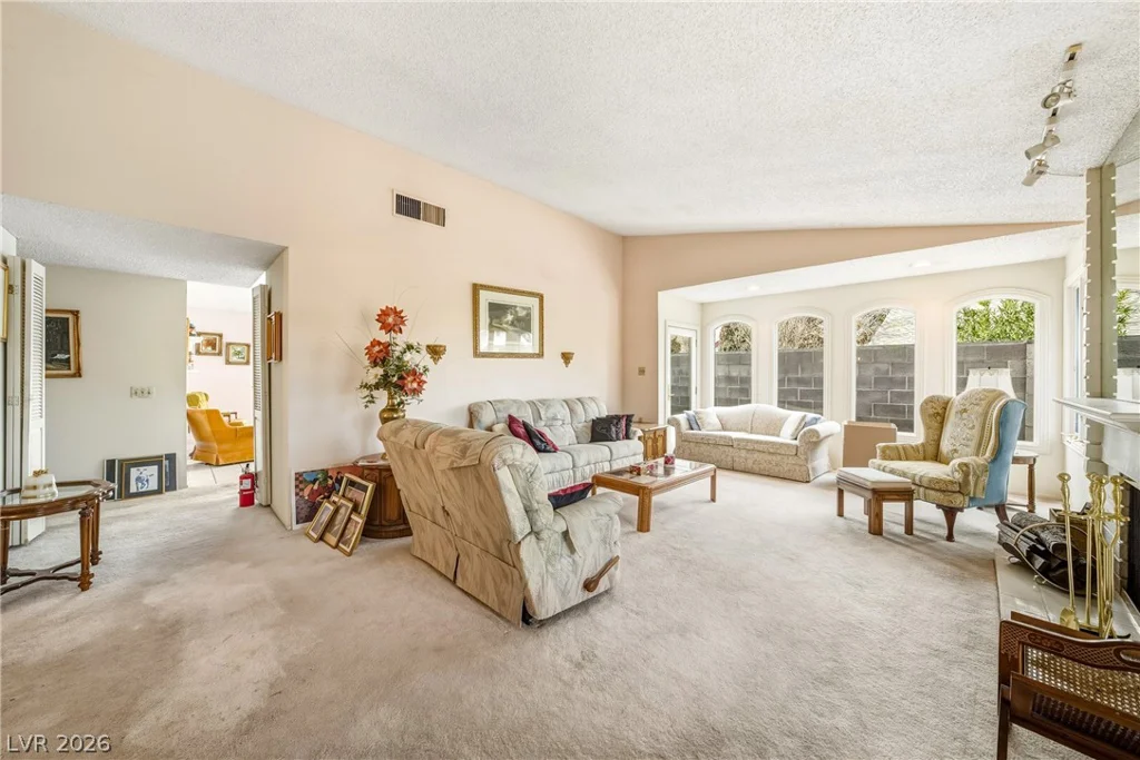 2305 Latigo, Las Vegas, NV 89119