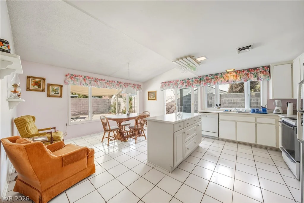 2305 Latigo, Las Vegas, NV 89119