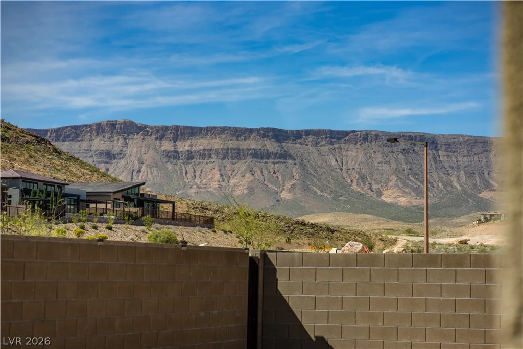 11033 Concord Valley, Las Vegas, NV 89135