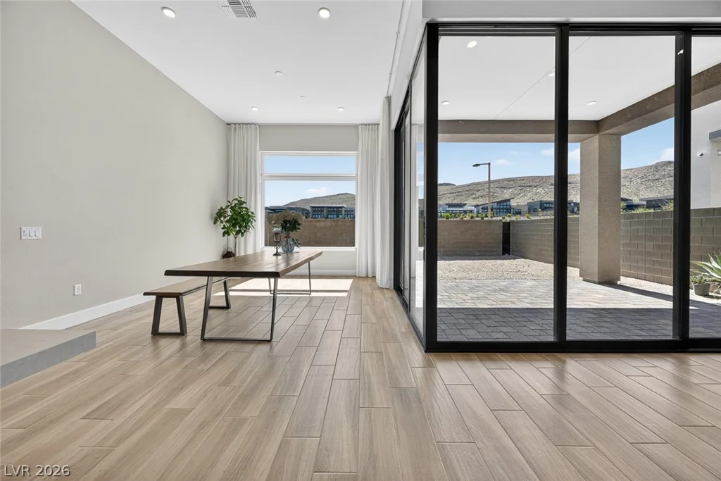11033 Concord Valley, Las Vegas, NV 89135