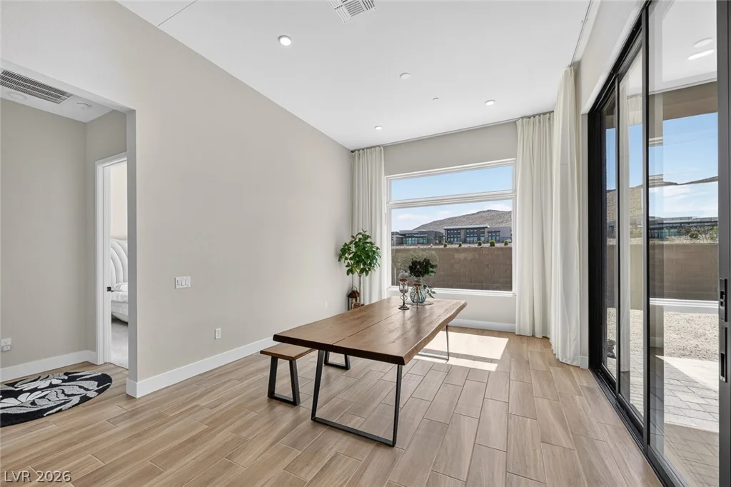 11033 Concord Valley, Las Vegas, NV 89135