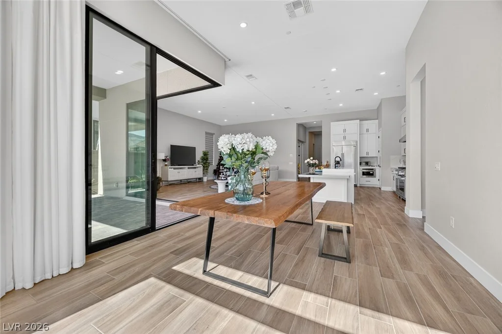 11033 Concord Valley, Las Vegas, NV 89135