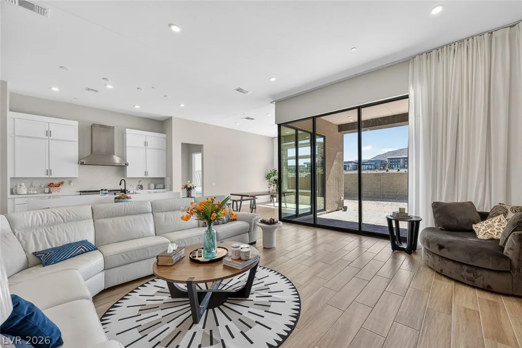 11033 Concord Valley, Las Vegas, NV 89135