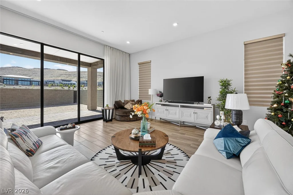 11033 Concord Valley, Las Vegas, NV 89135