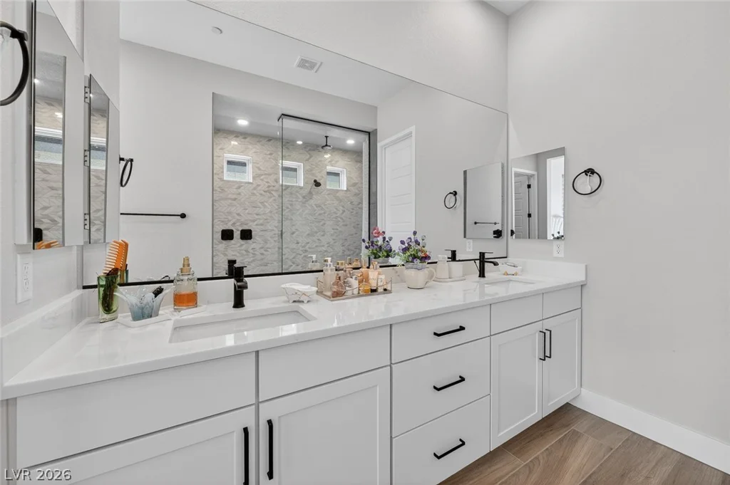 11033 Concord Valley, Las Vegas, NV 89135