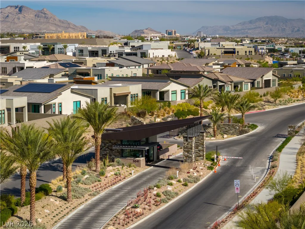 11033 Concord Valley, Las Vegas, NV 89135