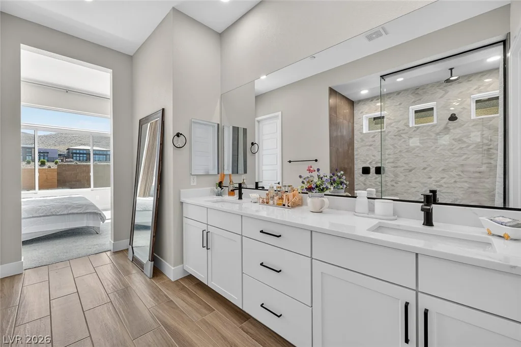 11033 Concord Valley, Las Vegas, NV 89135